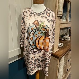 Cute new pumpkin tee. Size XXL